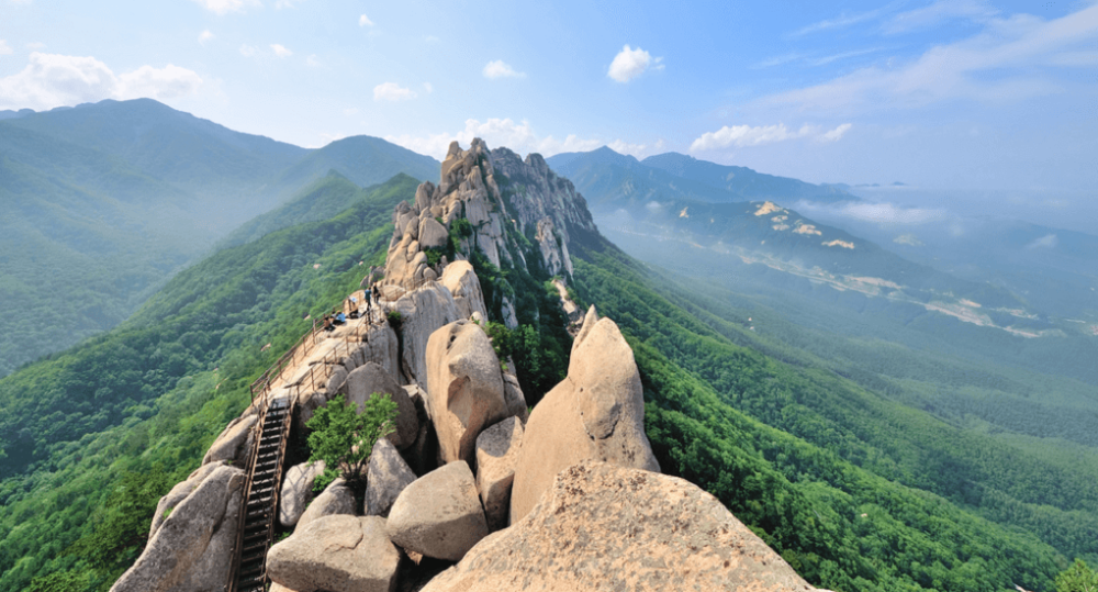 Limestone bolders at Seoraksan National Park